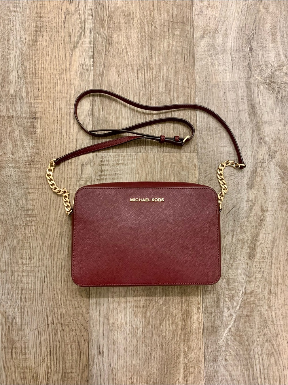 Michael Kors Burgundy Jet Set Saffiano Rectangle Gold Chain Crossbody Bag - Picture 2 of 12
